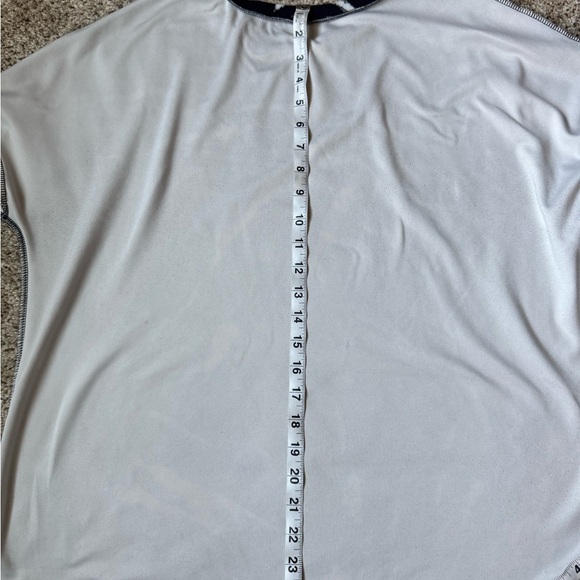 Elegant Black and White Tie-Dye Crew Neck Sweater - Picture 5 of 7